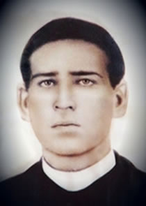 Retrato canónico de Santo Toribio Romo en sepia