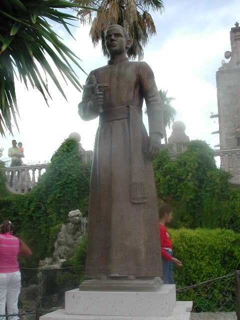 Estatua exterior del santo